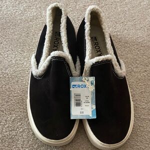 Roxy Chocolate Slip-On Flats with White Trim. Size 8.5